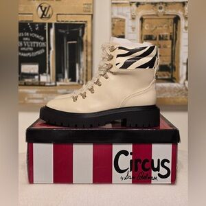 Circus by Sam Edelman Cream Hiking Boot NWT 8.5 Women’s